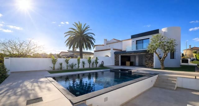 3 soveværelse Villa til salg i Empuriabrava, Castelló d'Empúries med swimmingpool garage - € 1.199.000 (Ref: 9861722)