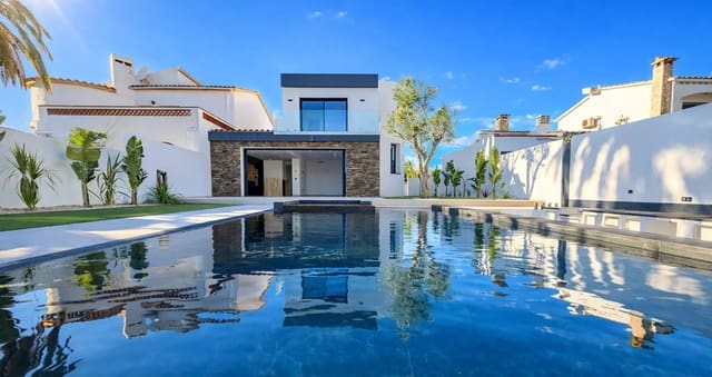 3 soveværelse Villa til salg i Empuriabrava, Castelló d'Empúries med swimmingpool garage - € 1.199.000 (Ref: 9861722)