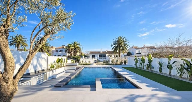 3 soveværelse Villa til salg i Empuriabrava, Castelló d'Empúries med swimmingpool garage - € 1.199.000 (Ref: 9861722)