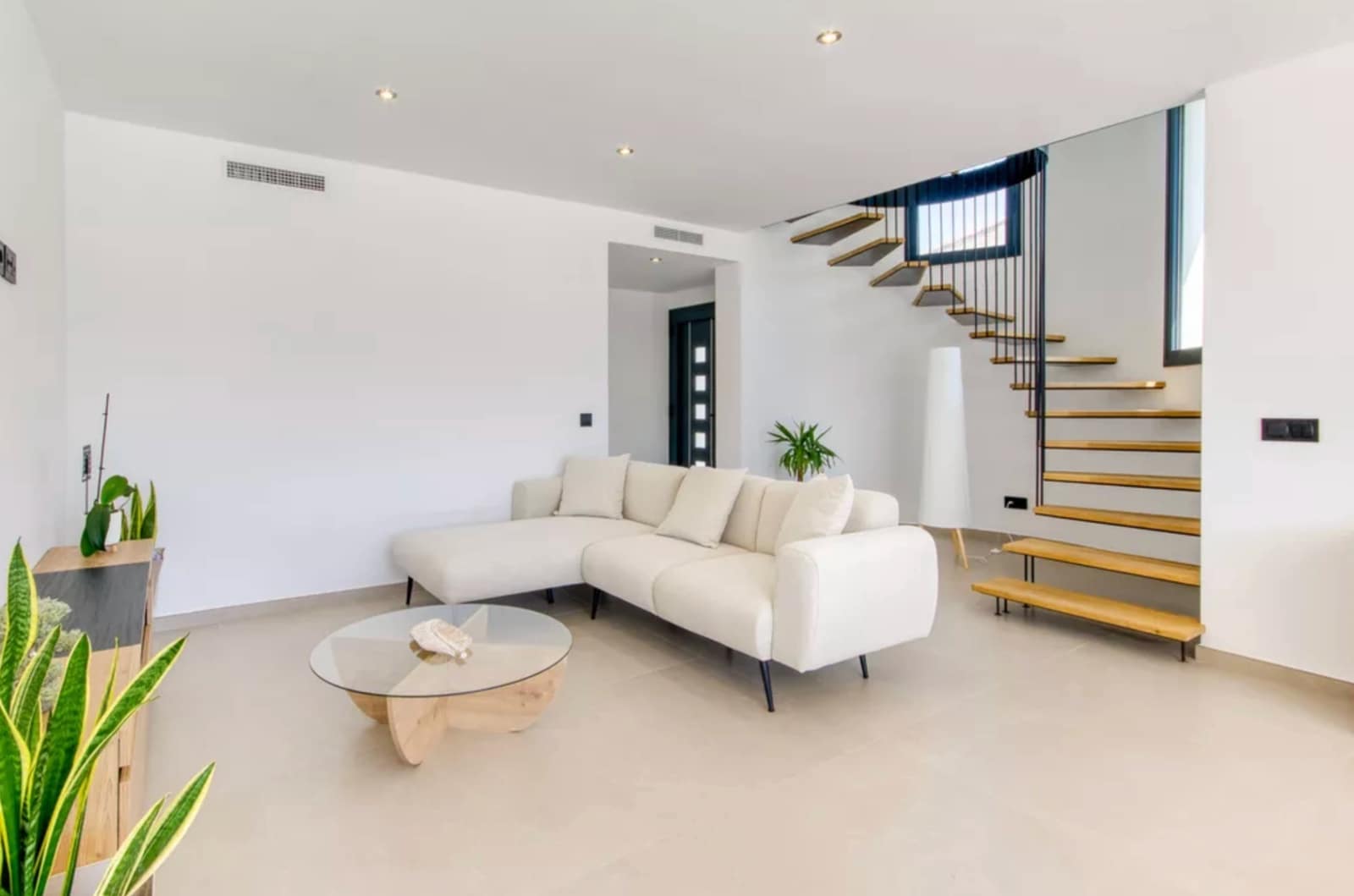 3 soveværelse Villa til salg i Empuriabrava med swimmingpool garage - € 1.199.000 (Ref: 9861722)