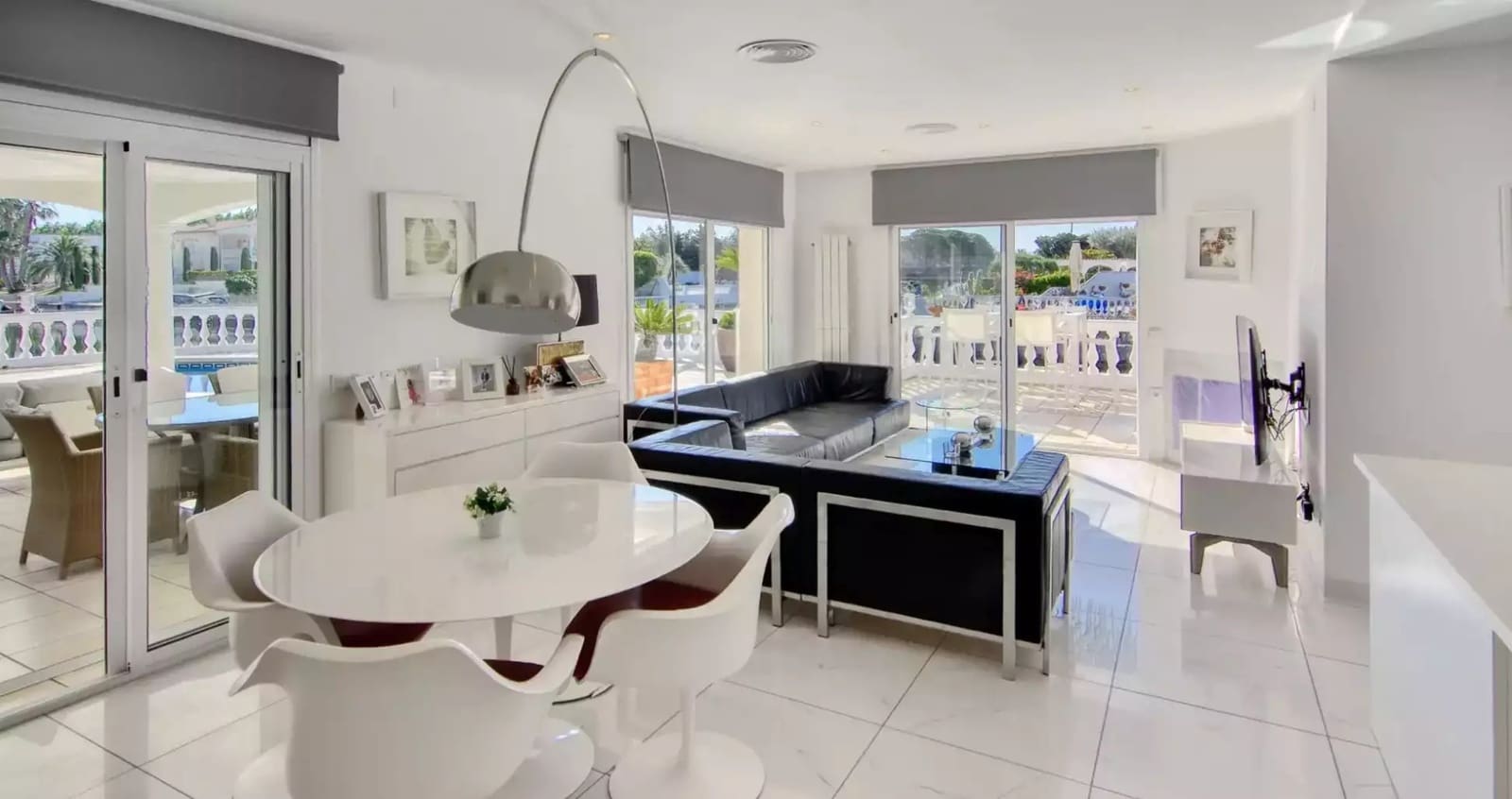 3 sypialnia Apartament na sprzedaż w Empuriabrava z basenem garażem - 1 250 000 € (Ref: 9861723)