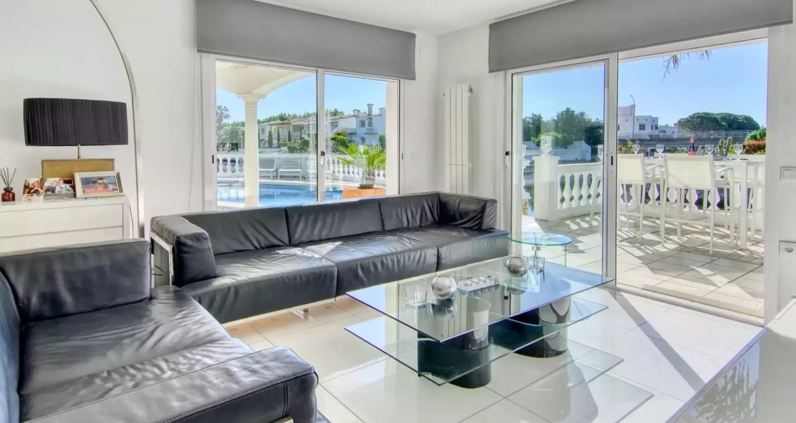 3 sypialnia Apartament na sprzedaż w Empuriabrava z basenem garażem - 1 250 000 € (Ref: 9861723)