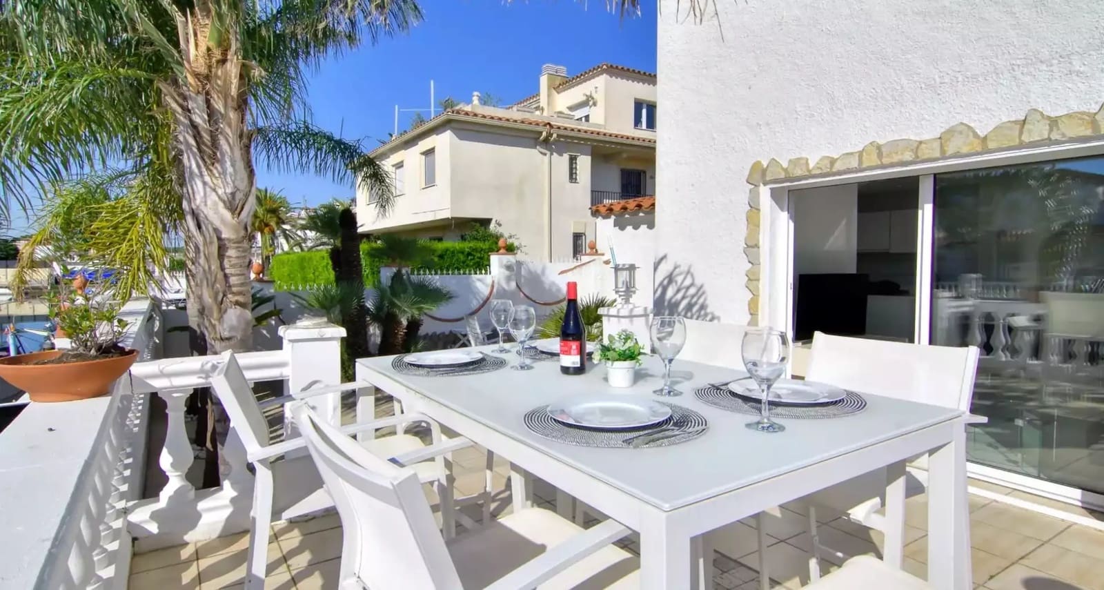 3 sypialnia Apartament na sprzedaż w Empuriabrava z basenem garażem - 1 250 000 € (Ref: 9861723)