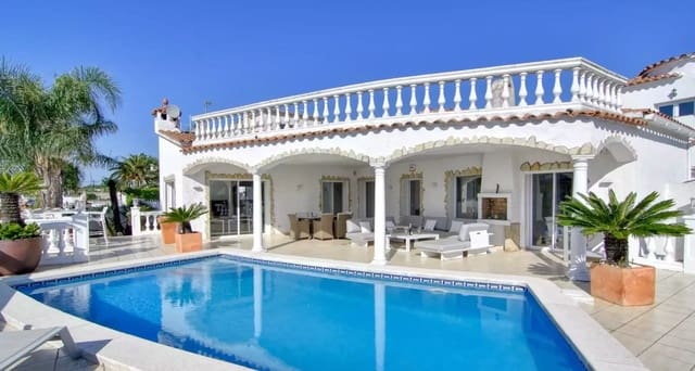3 sypialnia Apartament na sprzedaż w Empuriabrava, Castelló d'Empúries z basenem garażem - 1 250 000 € (Ref: 9861723)