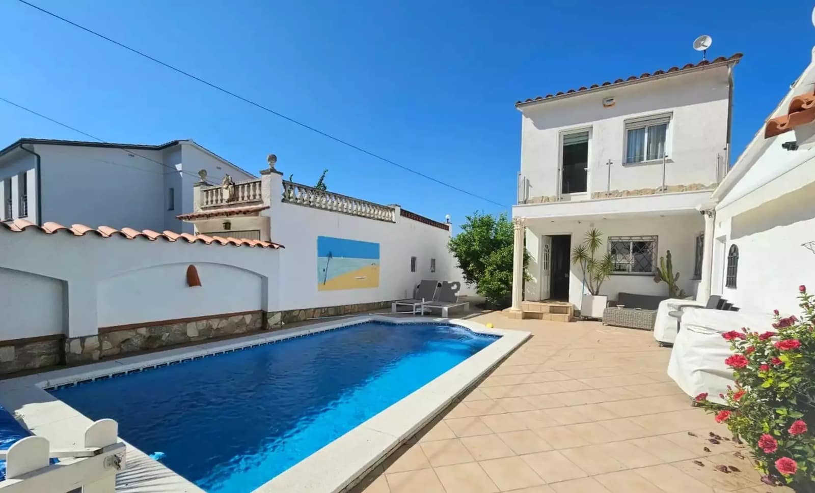 3 soveværelse Villa til salg i Empuriabrava med swimmingpool garage - € 925.000 (Ref: 9865019)