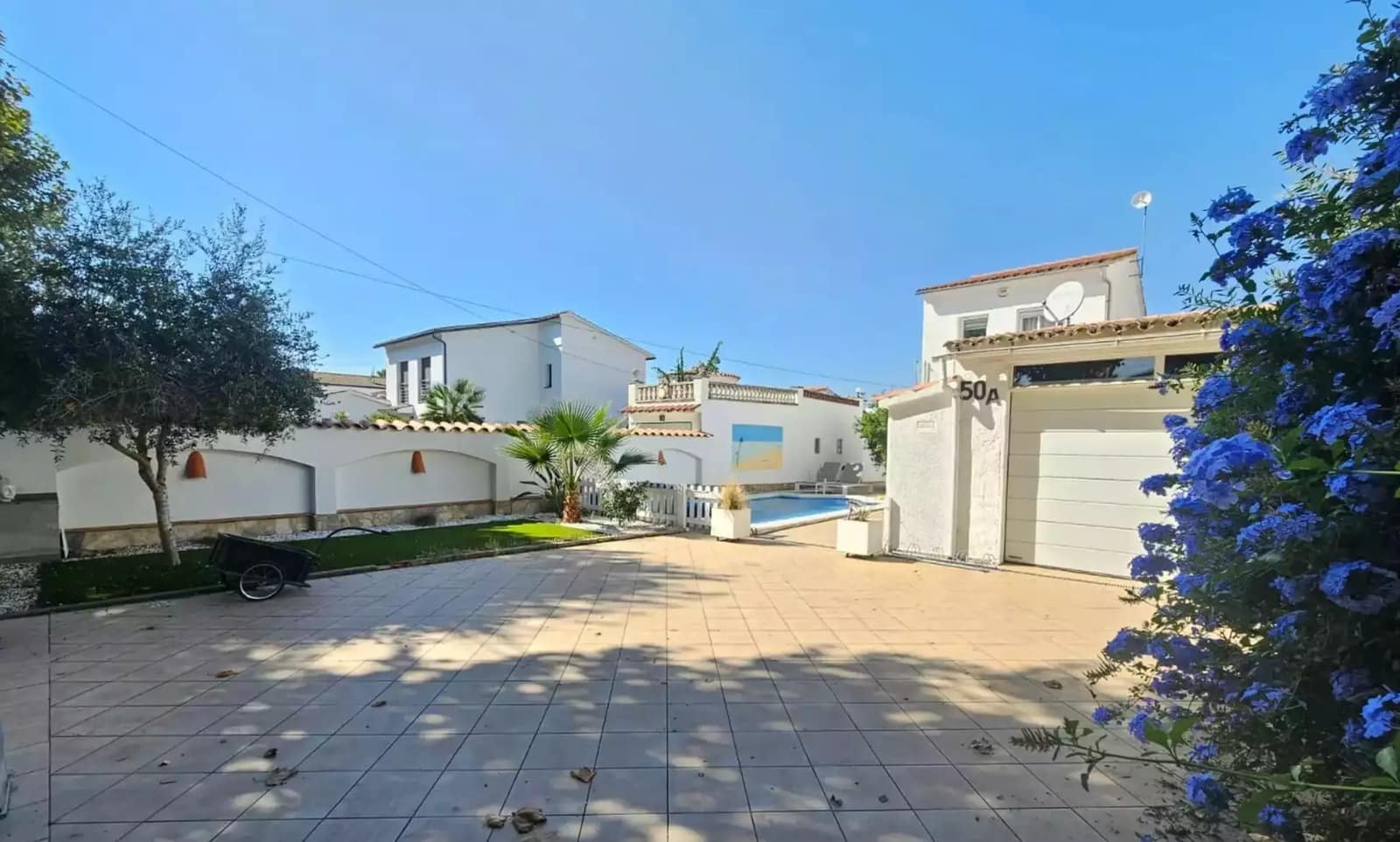 3 soveværelse Villa til salg i Empuriabrava med swimmingpool garage - € 925.000 (Ref: 9865019)
