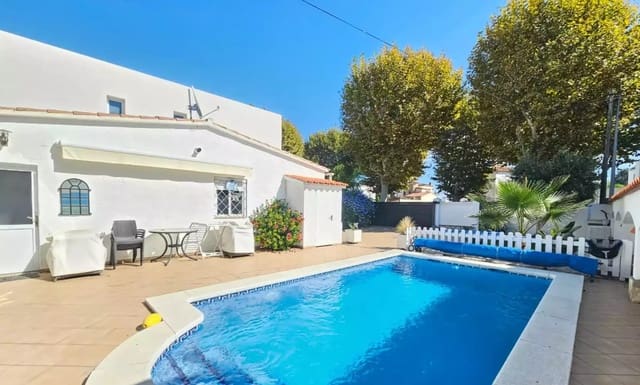 3 soveværelse Villa til salg i Empuriabrava, Castelló d'Empúries med swimmingpool garage - € 925.000 (Ref: 9865019)