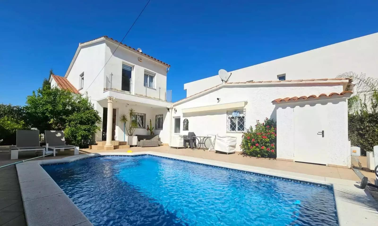 3 soveværelse Villa til salg i Empuriabrava med swimmingpool garage - € 925.000 (Ref: 9865019)