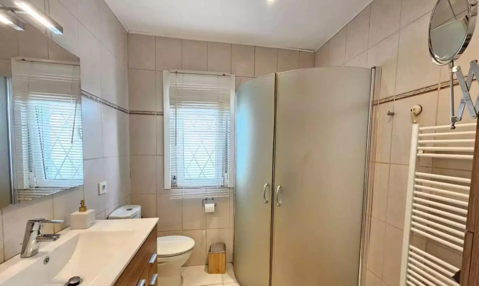 3 soveværelse Villa til salg i Empuriabrava med swimmingpool garage - € 925.000 (Ref: 9865019)