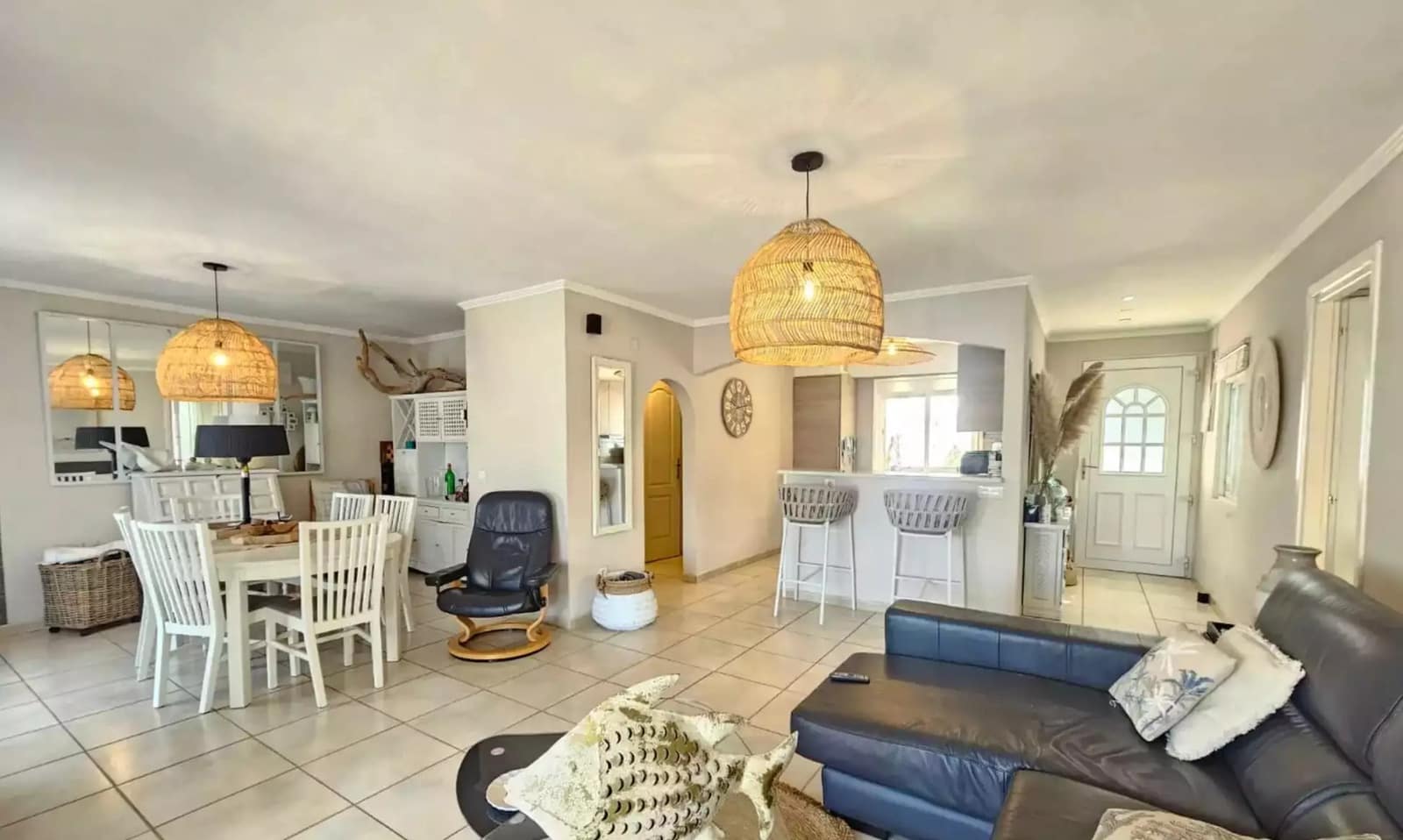 3 soveværelse Villa til salg i Empuriabrava med swimmingpool garage - € 925.000 (Ref: 9865019)