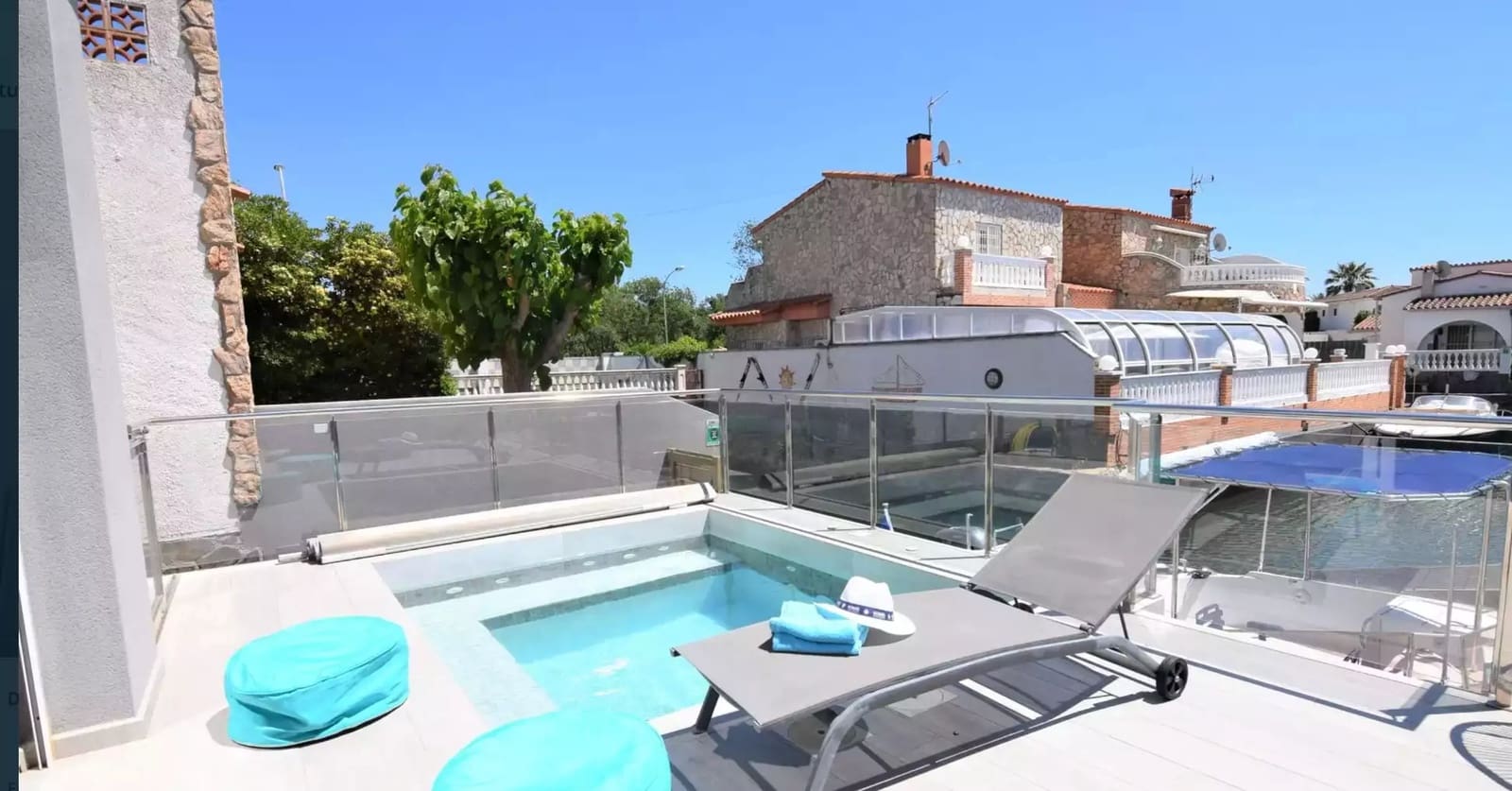 4 bedroom Villa for sale in Empuriabrava with garage - € 925,000 (Ref: 9865020)