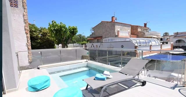 4 soverom Villa til salgs i Empuriabrava, Castelló d'Empúries med garasje - € 925 000 (Ref: 9865020)