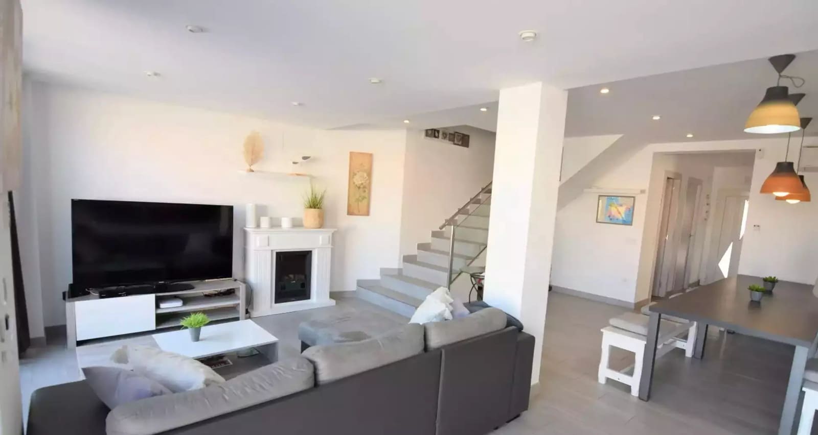 4 bedroom Villa for sale in Empuriabrava with garage - € 925,000 (Ref: 9865020)