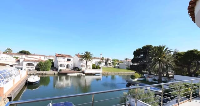 4 soverom Villa til salgs i Empuriabrava, Castelló d'Empúries med garasje - € 925 000 (Ref: 9865020)