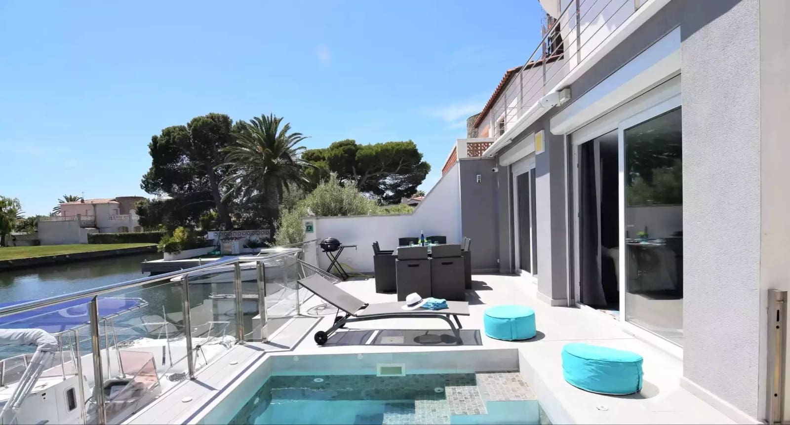 4 bedroom Villa for sale in Empuriabrava with garage - € 925,000 (Ref: 9865020)
