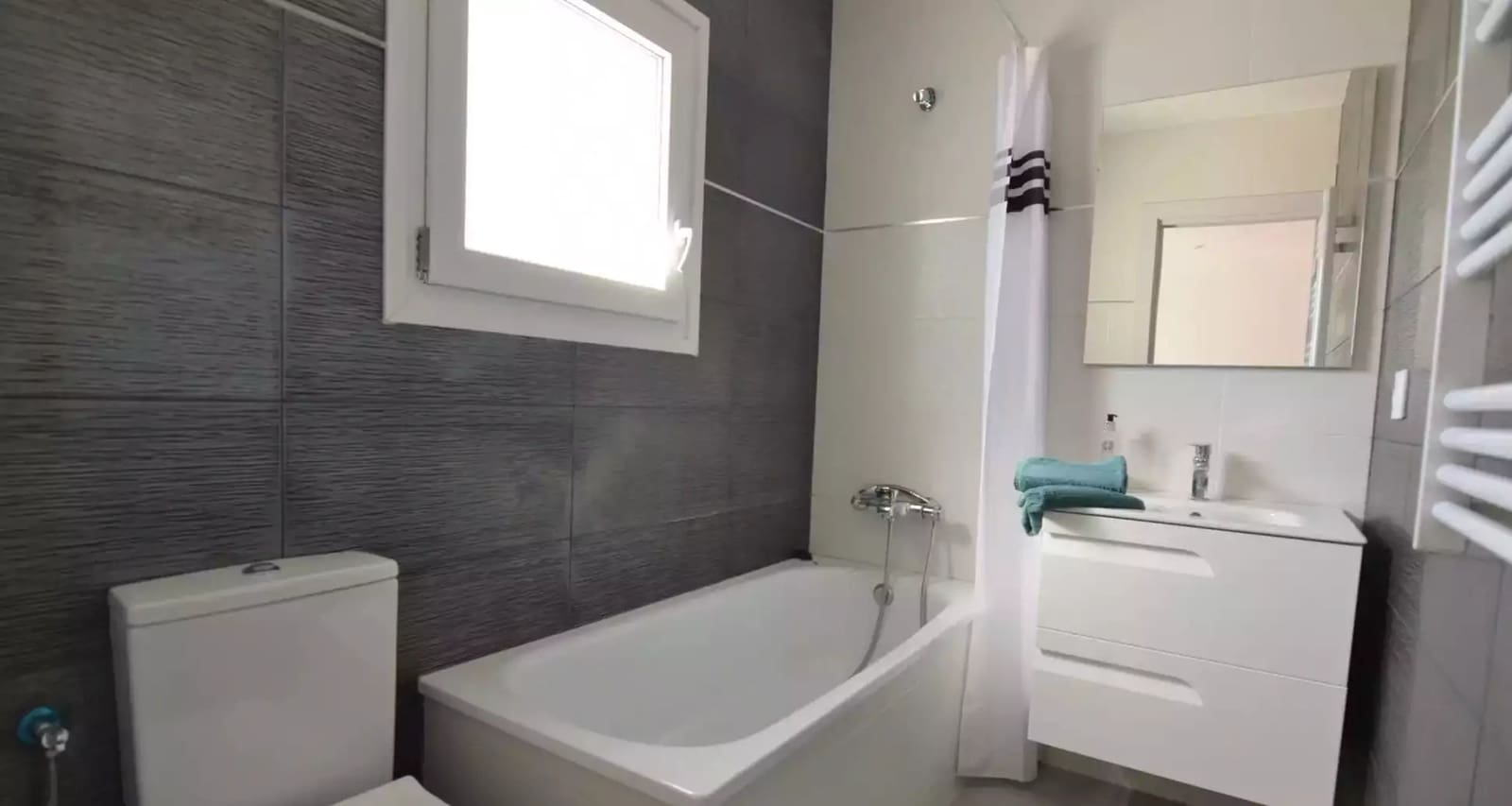 4 bedroom Villa for sale in Empuriabrava with garage - € 925,000 (Ref: 9865020)