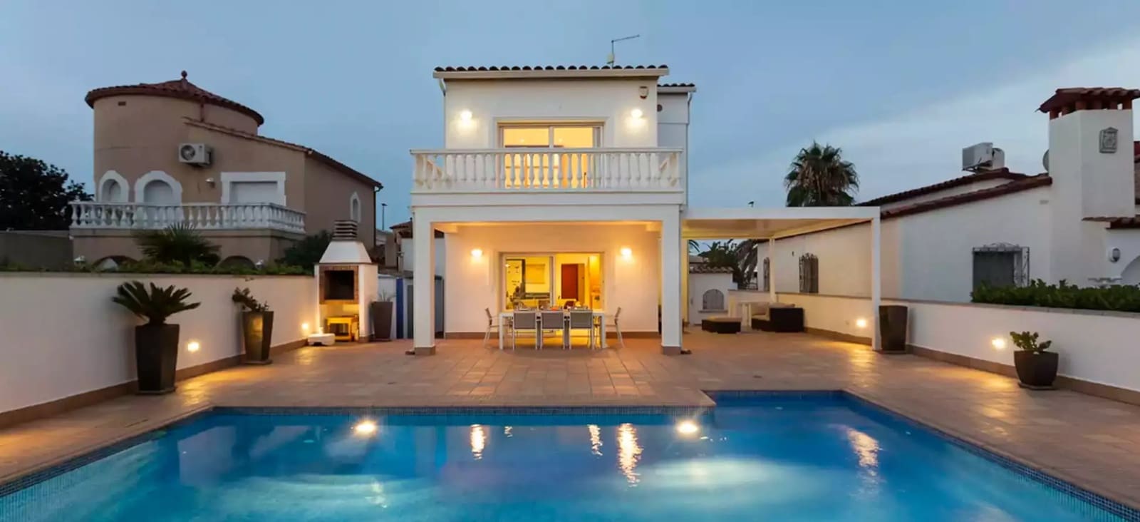 4 Zimmer Villa zu verkaufen in Empuriabrava mit Pool Garage - 1.090.000 € (Ref: 9865021)