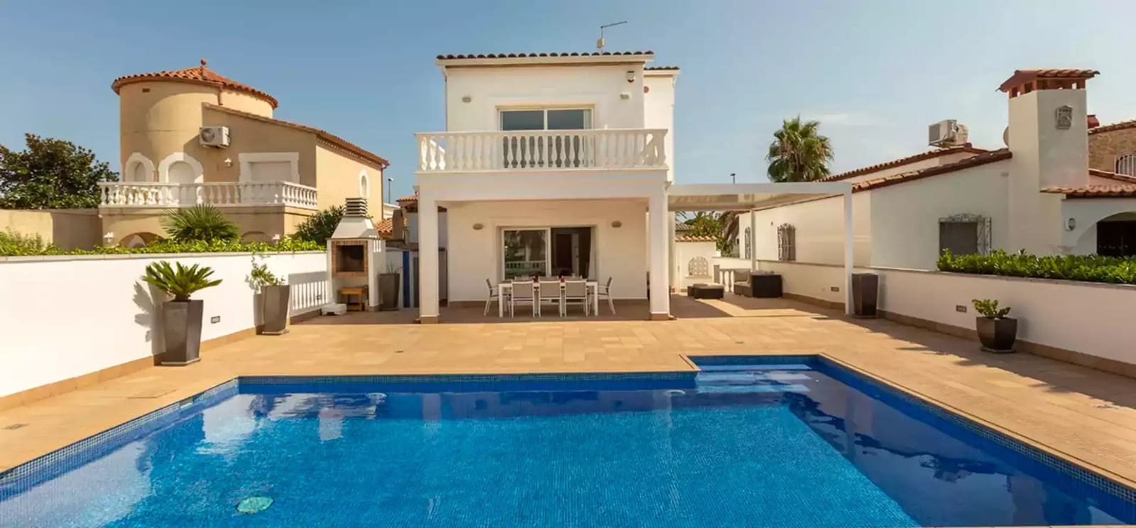 4 Zimmer Villa zu verkaufen in Empuriabrava mit Pool Garage - 1.090.000 € (Ref: 9865021)
