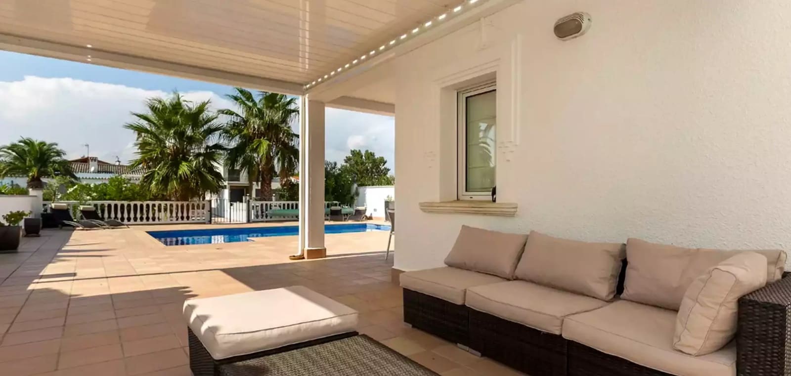 4 Zimmer Villa zu verkaufen in Empuriabrava mit Pool Garage - 1.090.000 € (Ref: 9865021)