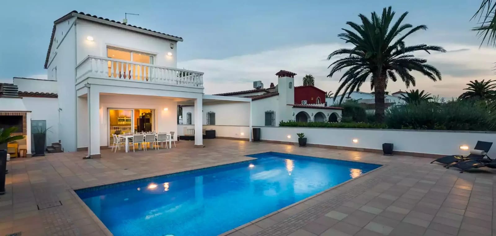 4 Zimmer Villa zu verkaufen in Empuriabrava mit Pool Garage - 1.090.000 € (Ref: 9865021)