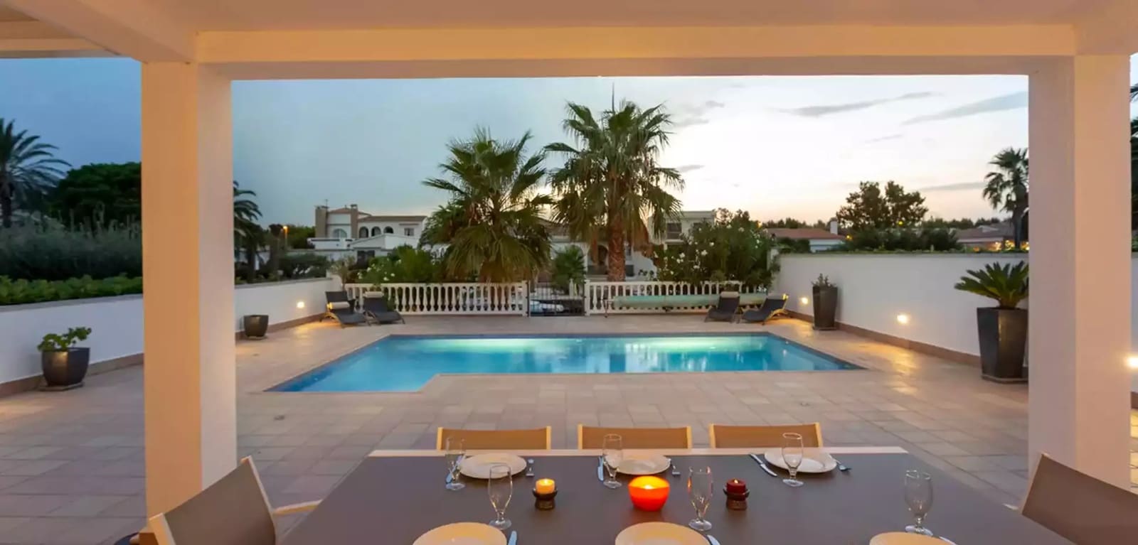 4 Zimmer Villa zu verkaufen in Empuriabrava mit Pool Garage - 1.090.000 € (Ref: 9865021)
