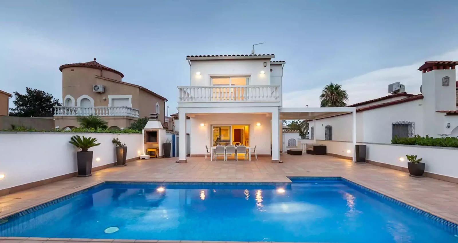 4 Zimmer Villa zu verkaufen in Empuriabrava mit Pool Garage - 1.090.000 € (Ref: 9865021)