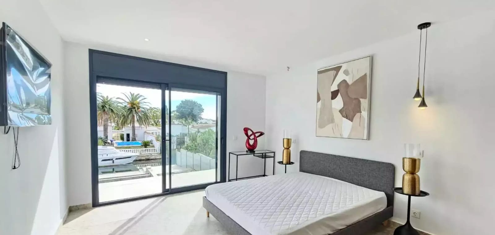 Chalet de 3 habitaciones en Empuriabrava en venta con piscina garaje - 1.090.000 € (Ref: 9865022)