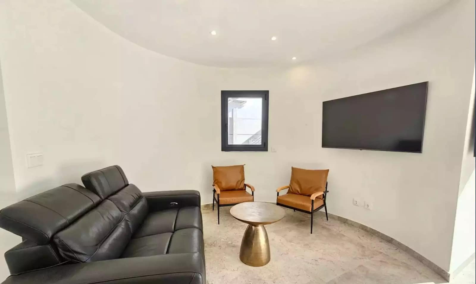 Chalet de 3 habitaciones en Empuriabrava en venta con piscina garaje - 1.090.000 € (Ref: 9865022)