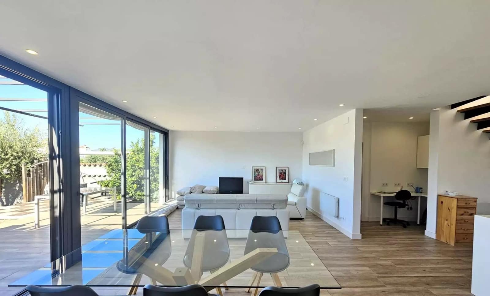4 bedroom Villa for sale in Empuriabrava with pool garage - € 1,150,000 (Ref: 9865023)