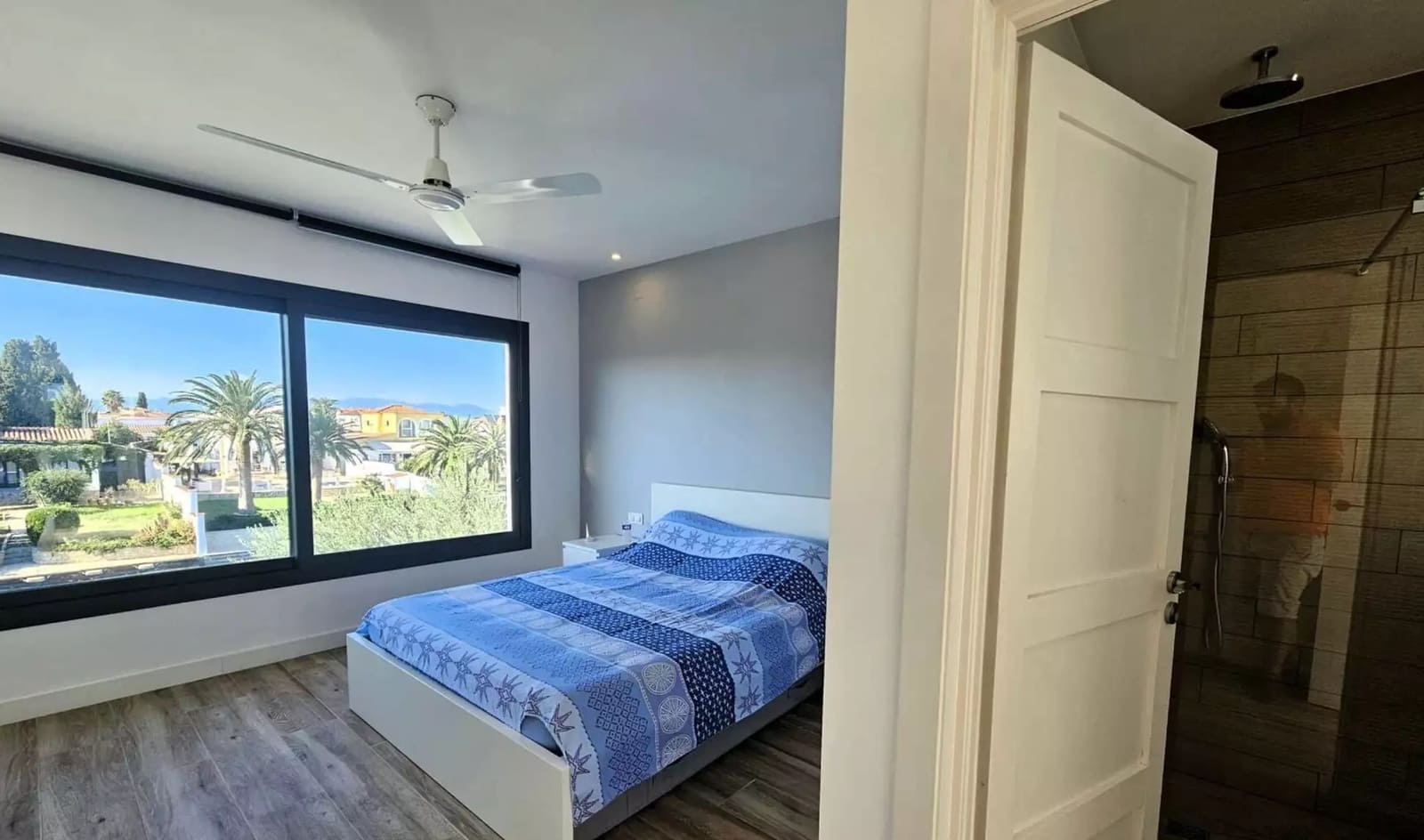 4 bedroom Villa for sale in Empuriabrava with pool garage - € 1,150,000 (Ref: 9865023)