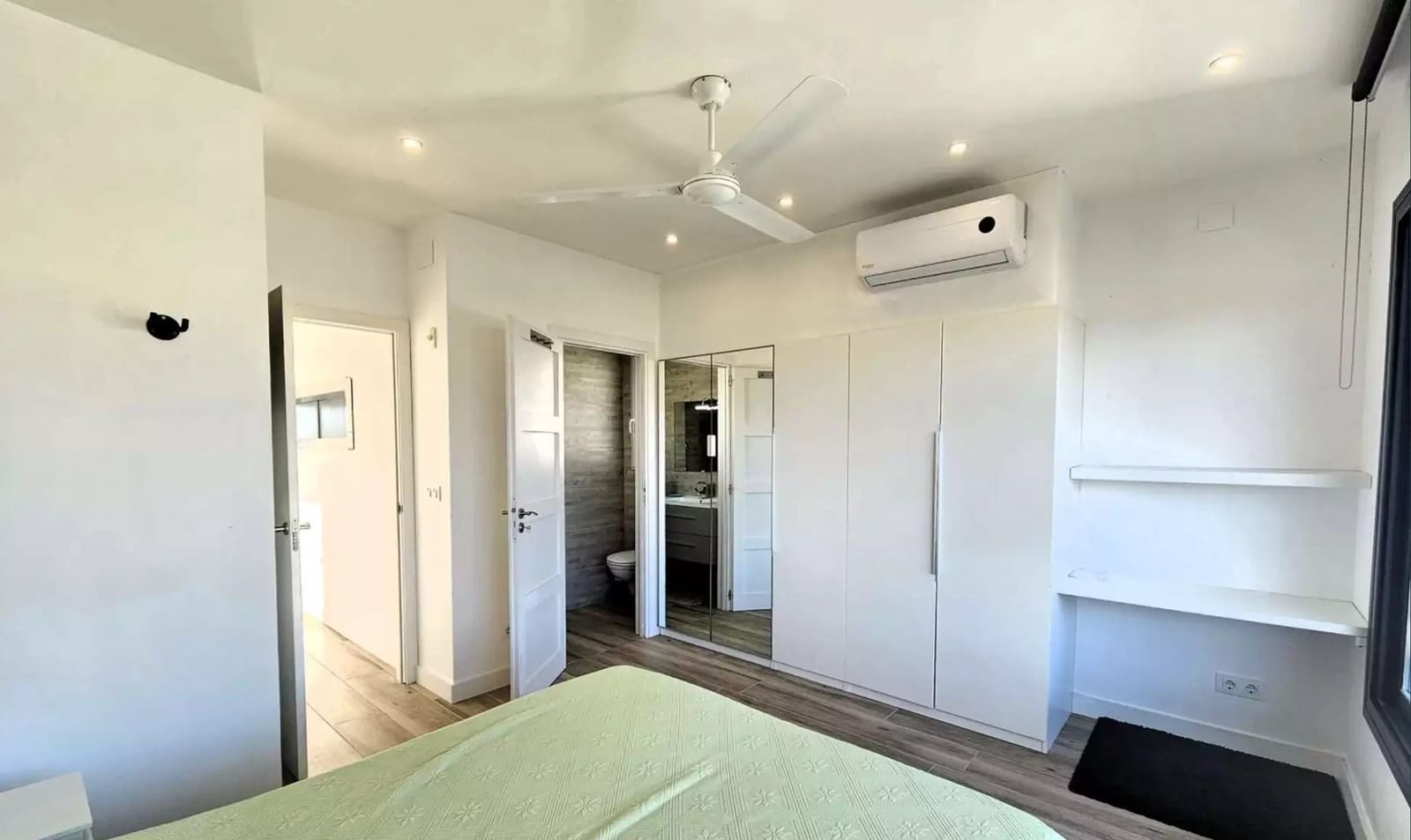 4 bedroom Villa for sale in Empuriabrava with pool garage - € 1,150,000 (Ref: 9865023)