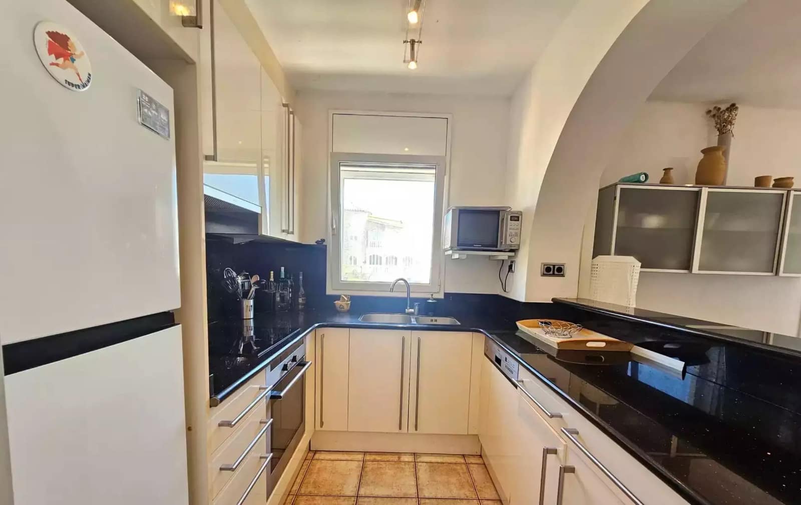6 bedroom Townhouse for sale in Empuriabrava with garage - € 795,000 (Ref: 9866817)