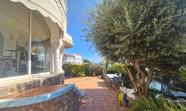 6 sypialnia Dom na sprzedaż w Empuriabrava, Castelló d'Empúries z garażem - 795 000 € (Ref: 9866817)