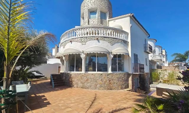 6 sypialnia Dom na sprzedaż w Empuriabrava, Castelló d'Empúries z garażem - 795 000 € (Ref: 9866817)