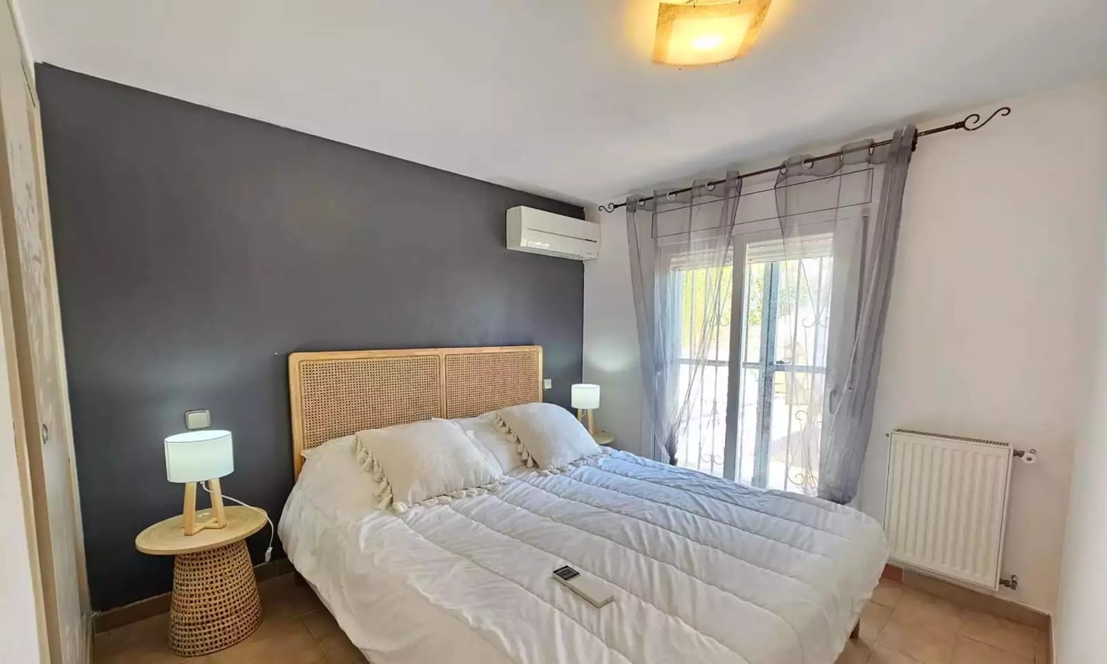 6 bedroom Townhouse for sale in Empuriabrava with garage - € 795,000 (Ref: 9866817)
