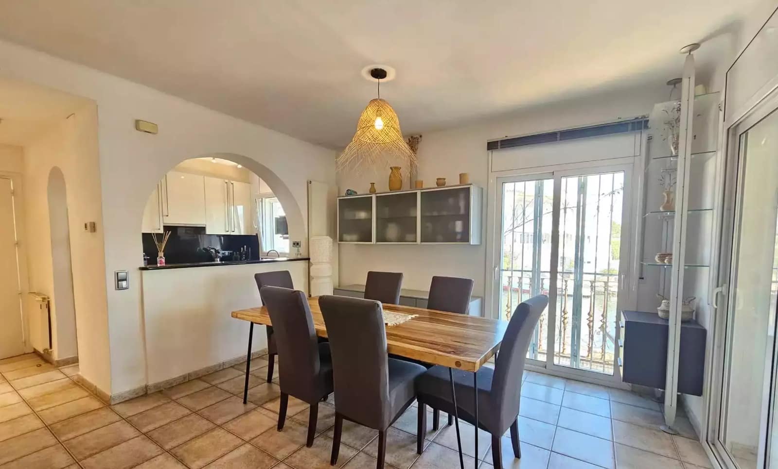 6 bedroom Townhouse for sale in Empuriabrava with garage - € 795,000 (Ref: 9866817)