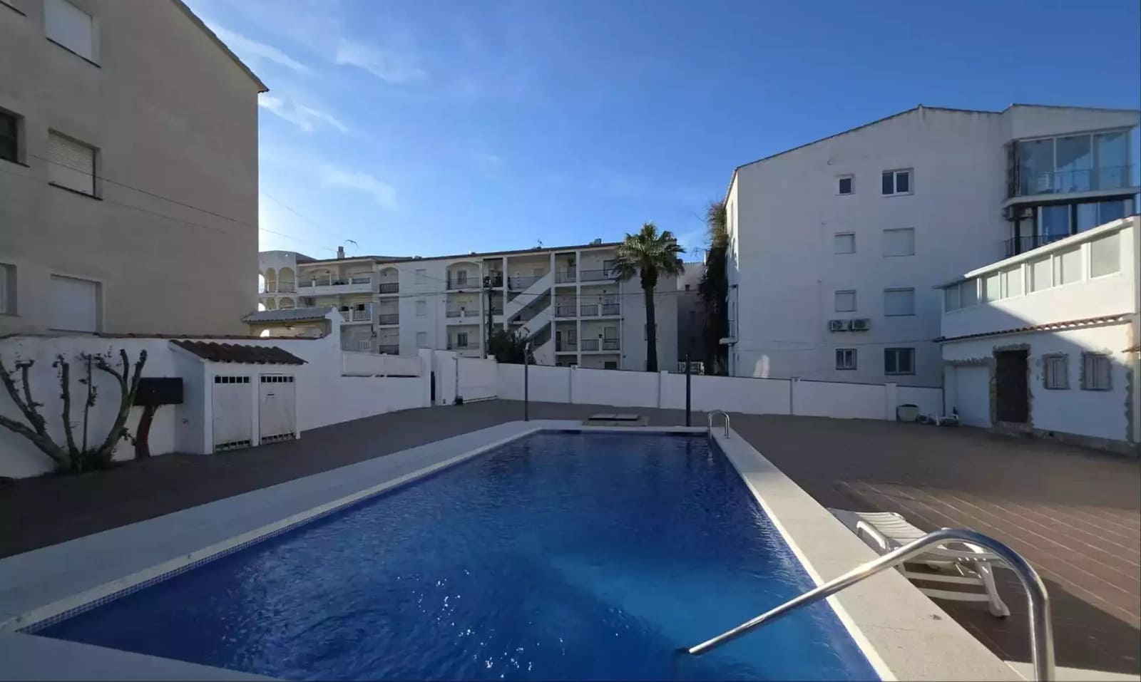 6 bedroom Townhouse for sale in Empuriabrava with garage - € 795,000 (Ref: 9866817)