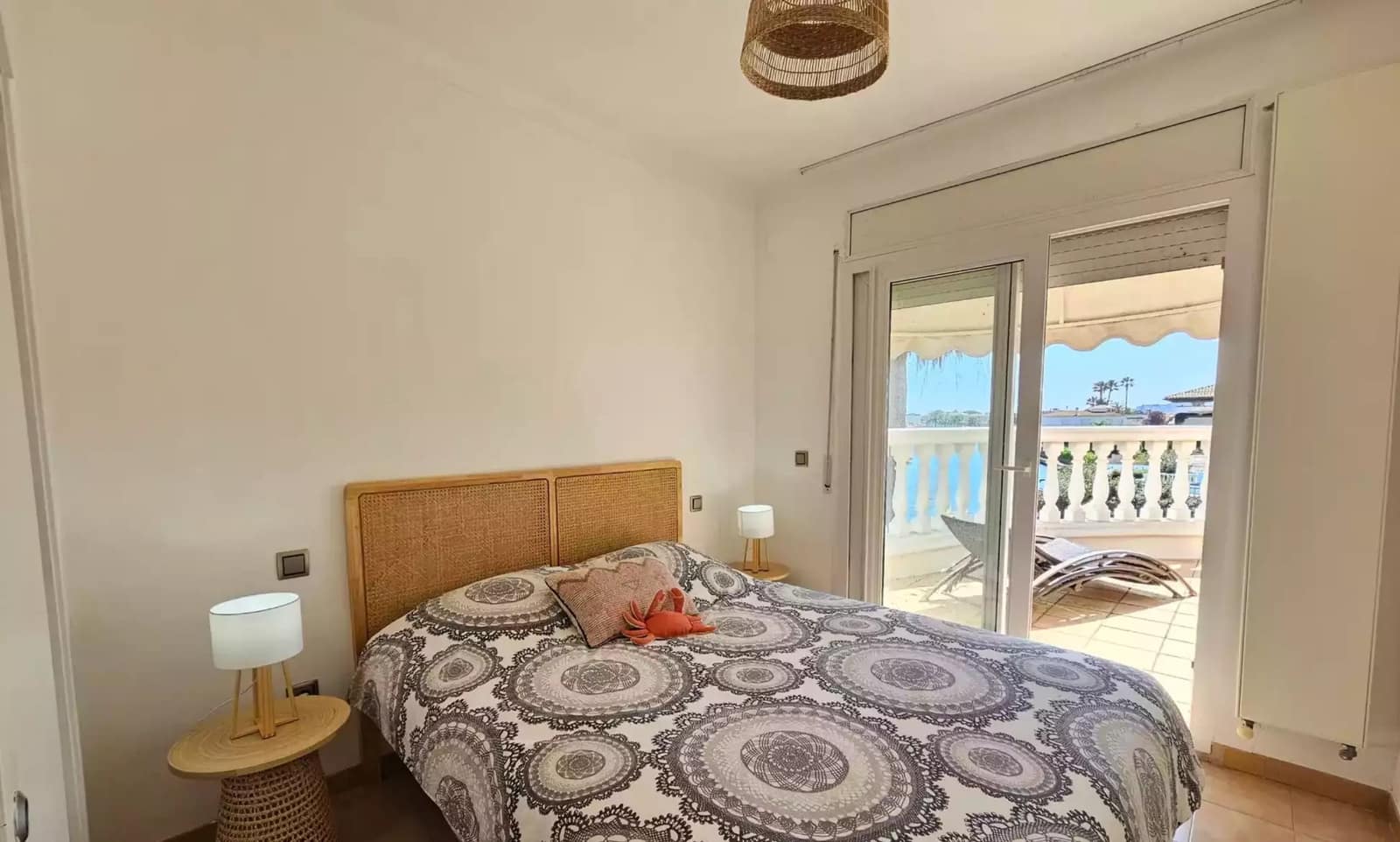 6 bedroom Townhouse for sale in Empuriabrava with garage - € 795,000 (Ref: 9866817)