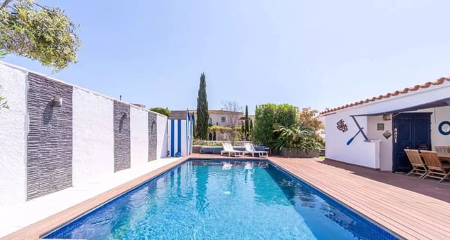 4 soveværelse Villa til salg i Empuriabrava, Castelló d'Empúries med swimmingpool garage - € 889.000 (Ref: 9866818)