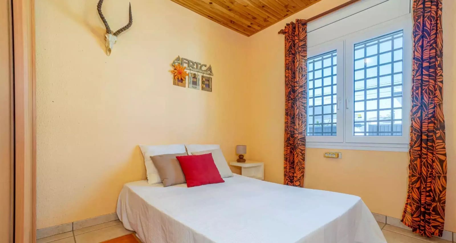 4 slaapkamer Villa te koop in Empuriabrava met zwembad garage - € 889.000 (Ref: 9866818)