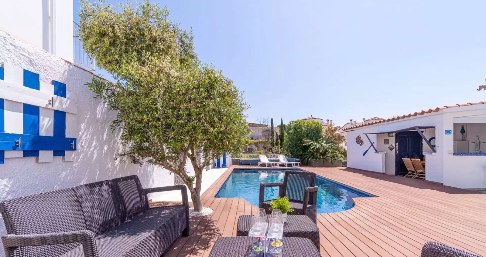 4 slaapkamer Villa te koop in Empuriabrava met zwembad garage - € 889.000 (Ref: 9866818)