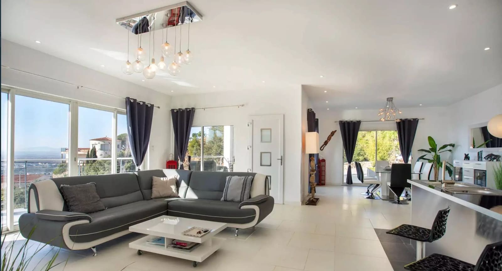 5 bedroom Villa for sale in El Mas Fumats with pool garage - € 860,000 (Ref: 9873140)