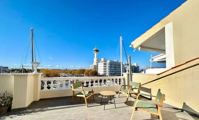 4 makuuhuone Asunto myytävänä paikassa Empuriabrava, Castelló d'Empúries mukana uima-altaan 
autotalli - 599 000 € (Ref: 9875922)