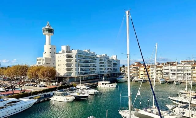 4 makuuhuone Asunto myytävänä paikassa Empuriabrava, Castelló d'Empúries mukana uima-altaan 
autotalli - 599 000 € (Ref: 9875922)
