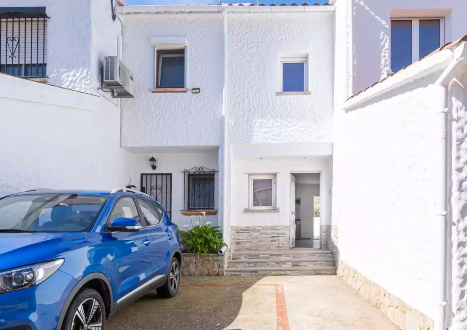 3 soverom Villa til salgs i Empuriabrava med svømmebasseng garasje - € 495 000 (Ref: 9875924)