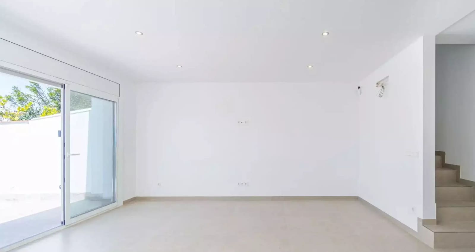 3 soverom Villa til salgs i Empuriabrava med svømmebasseng garasje - € 495 000 (Ref: 9875924)