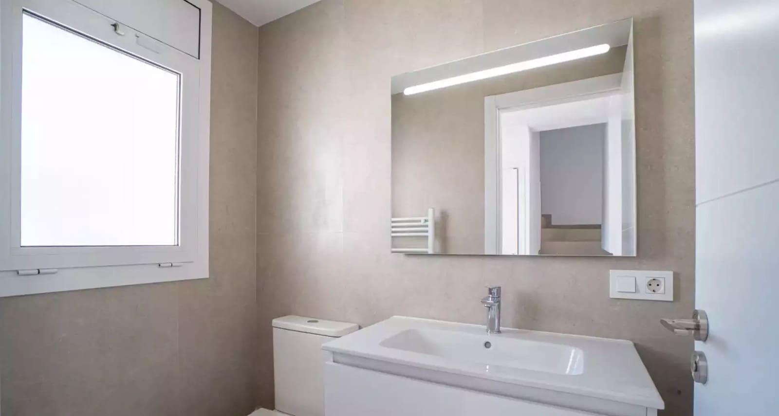 3 soverom Villa til salgs i Empuriabrava med svømmebasseng garasje - € 495 000 (Ref: 9875924)