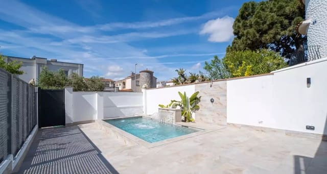 3 makuuhuone Huvila myytävänä paikassa Empuriabrava, Castelló d'Empúries mukana uima-altaan 
autotalli - 495 000 € (Ref: 9875924)