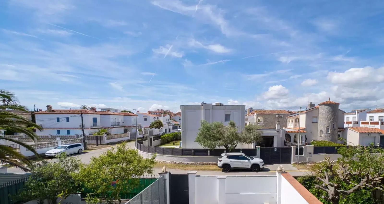 3 soverom Villa til salgs i Empuriabrava med svømmebasseng garasje - € 495 000 (Ref: 9875924)