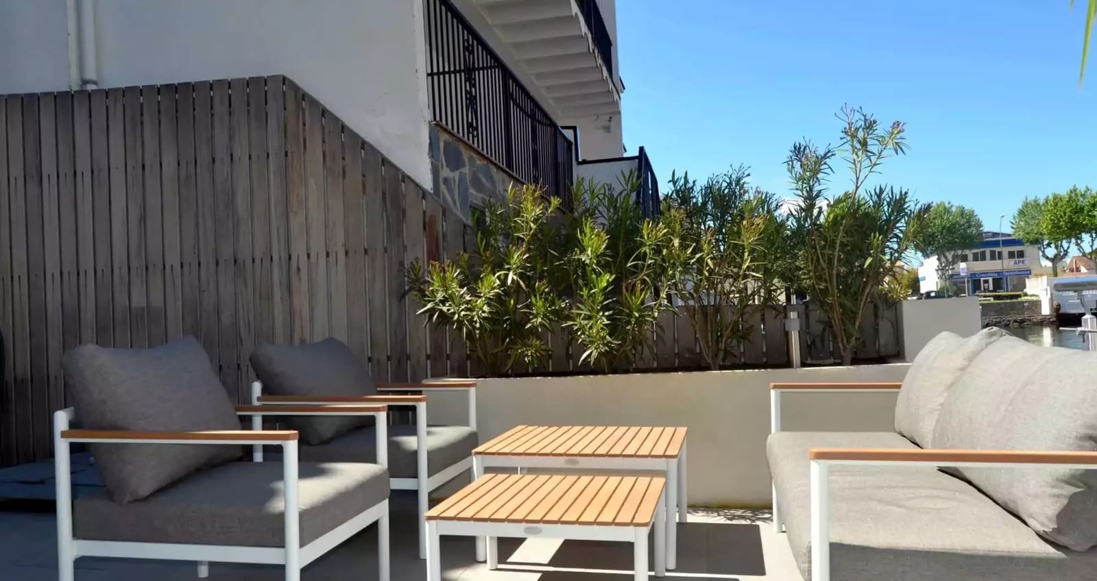 3 bedroom Townhouse for sale in Empuriabrava with garage - € 549,000 (Ref: 9875925)